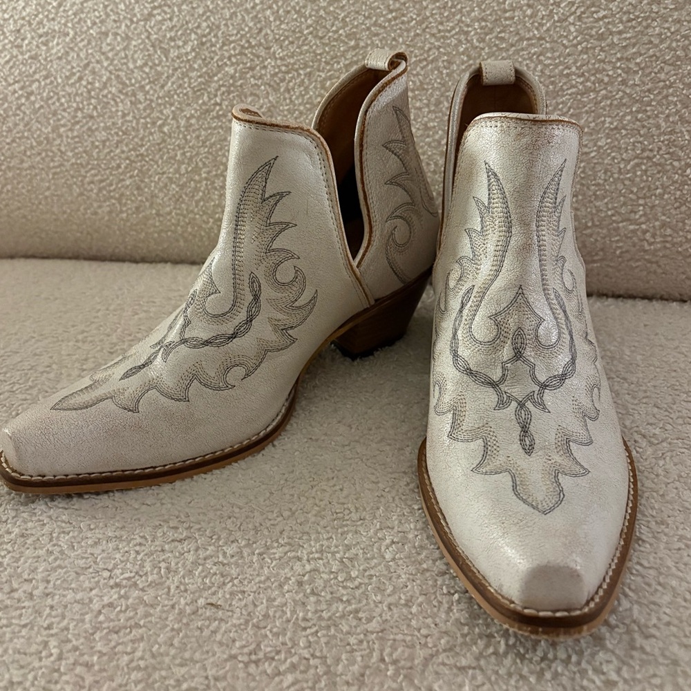 MYRA Cowboy Booties